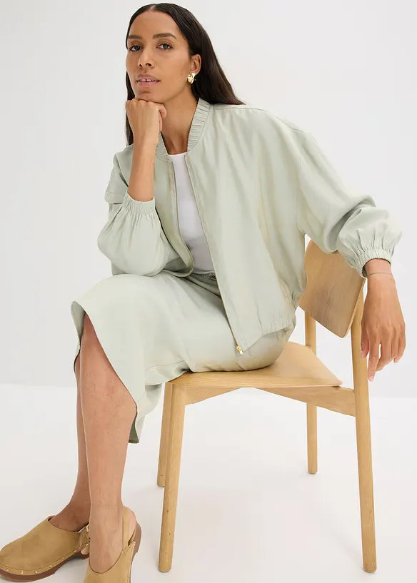 Blouson en matière brillante, bonprix