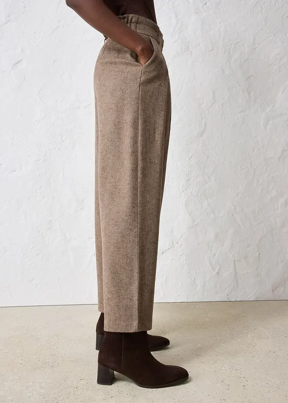 Pantalon large à pinces en laine majoritaire, bonprix