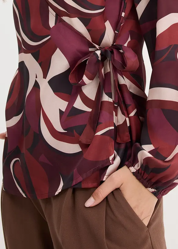 Wickelbluse aus fließendem Satin, bonprix