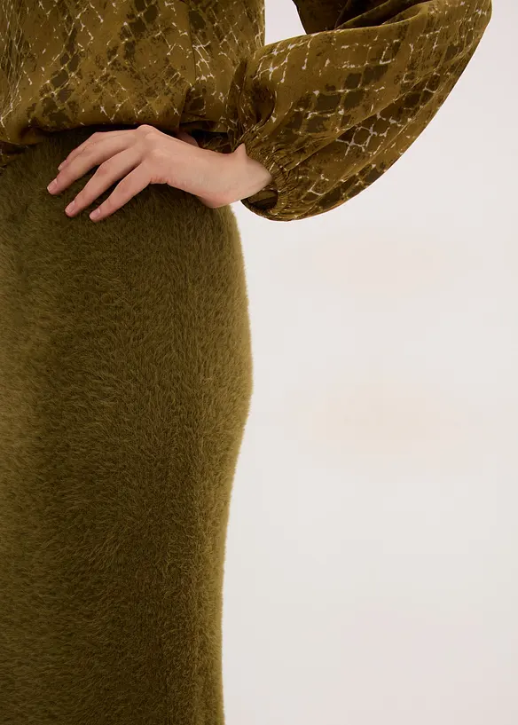 Strickrock aus flauschigem Federgarn, bonprix