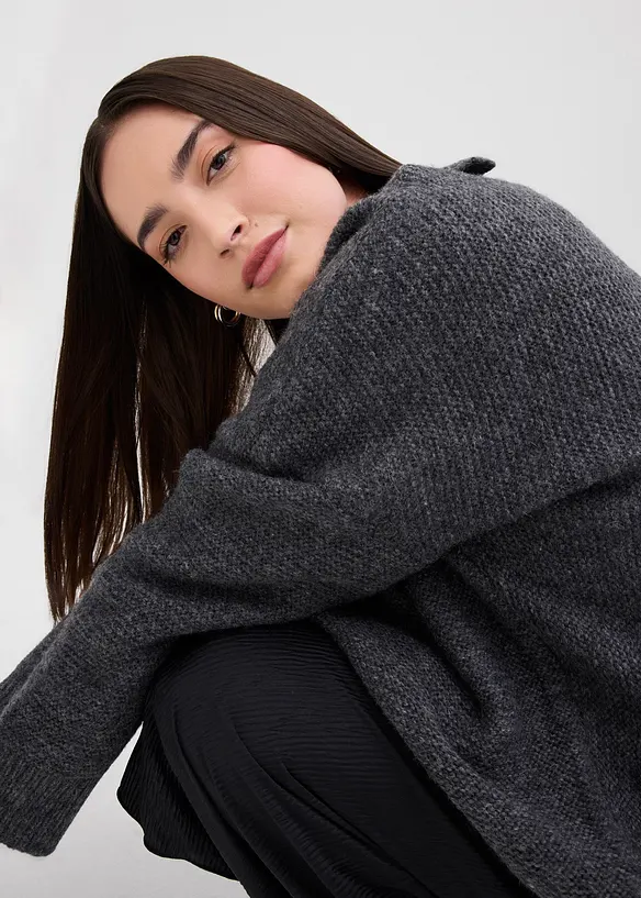 Pullover mit asymmetrischem Saumverlauf und Wollanteil, bonprix