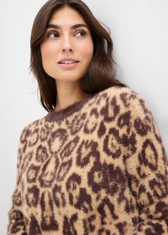 Grobstrick-Pullover aus flauschigem Federgarn, bonprix