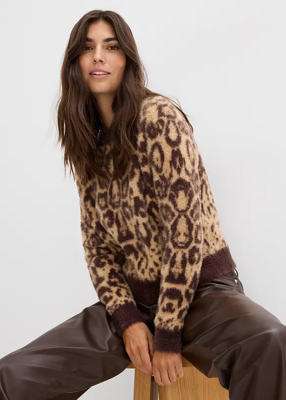 Grobstrick-Pullover aus flauschigem Federgarn, bonprix