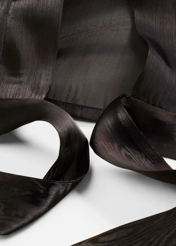 Boléro en tulle fin avec un détail à nouer, bonprix