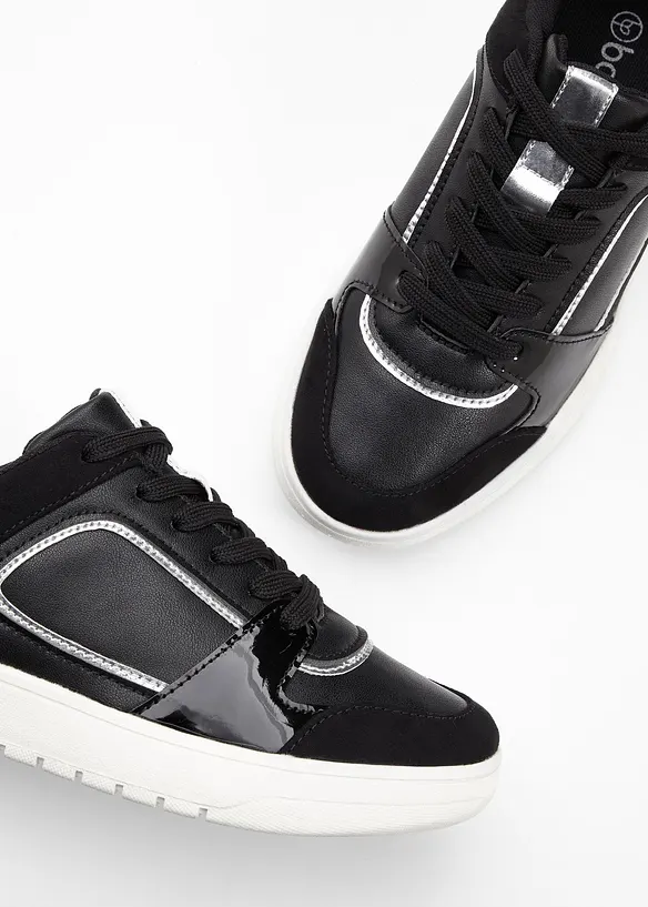 Sneaker mit Animal-Details, bonprix