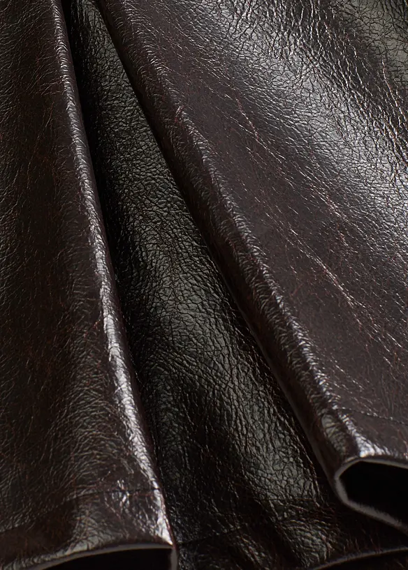 Faltenrock aus Lacklederimitat, bonprix