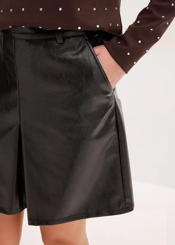 Faltenrock aus Lacklederimitat, bonprix