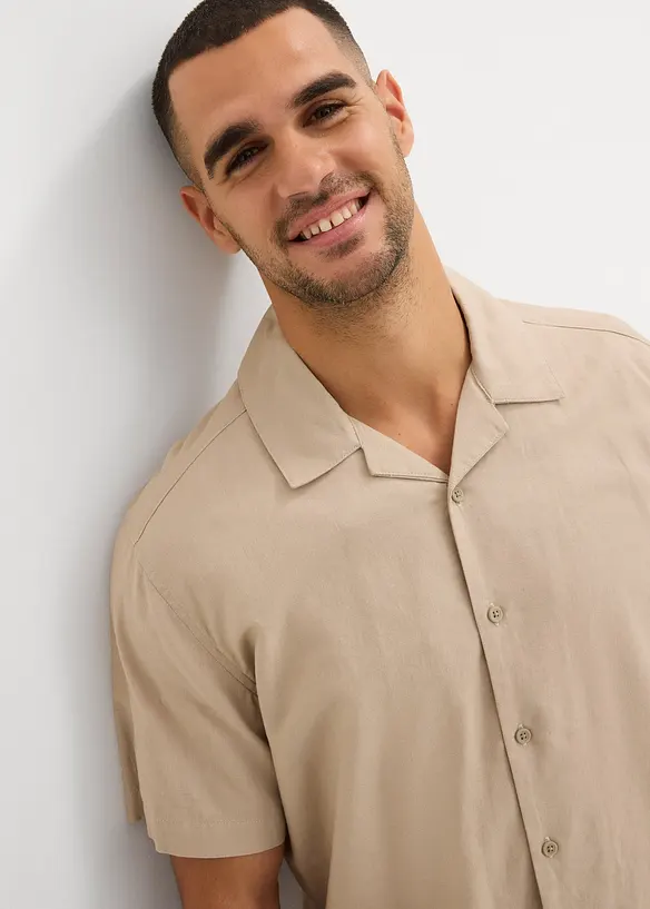 Chemise manches courtes en lin majoritaire, ample, bonprix