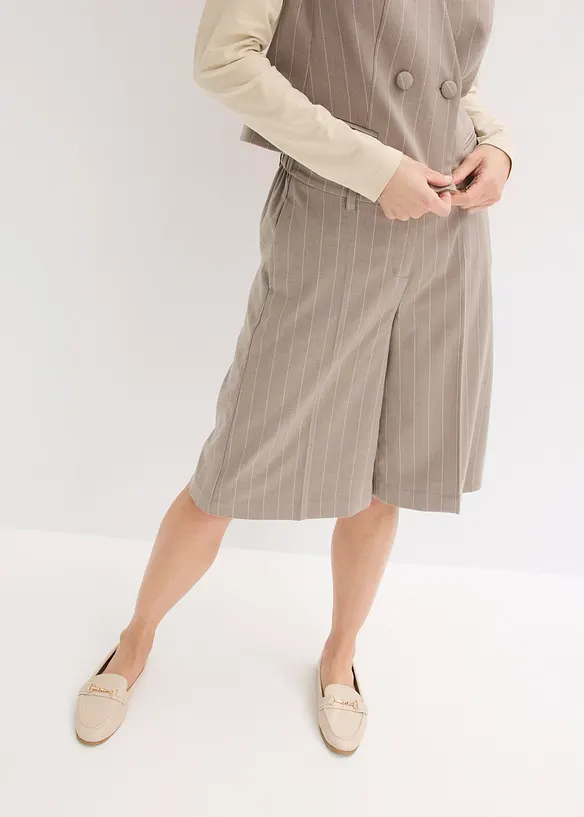 taillierte Shorts, bonprix