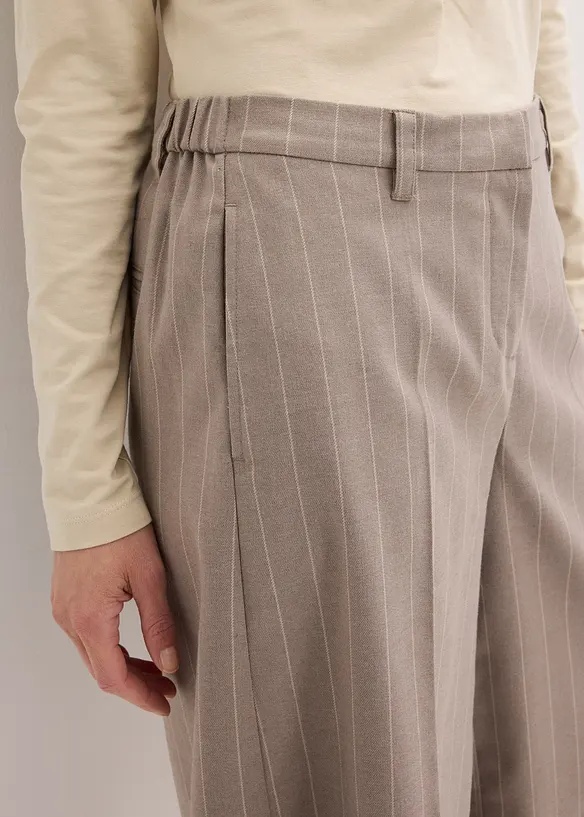 taillierte Shorts, bonprix