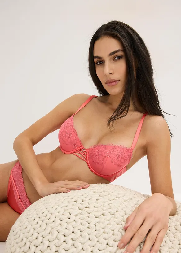 Soutien-gorge &agrave; coques avec dentelle florale, bonprix