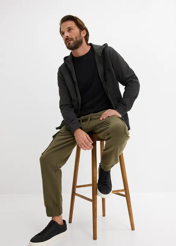 Jogginghose mit Cargotaschen, Loose Fit, bonprix