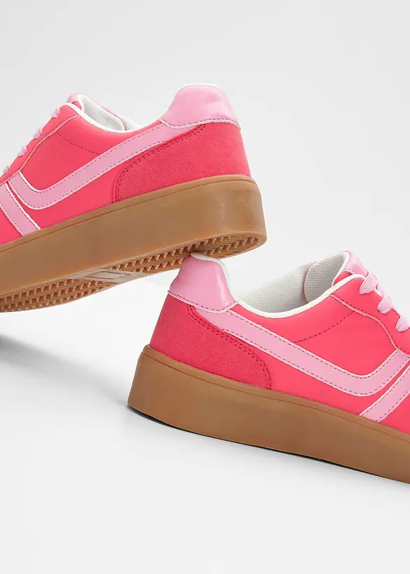 Plateau-Sneaker im Retrolook, bonprix