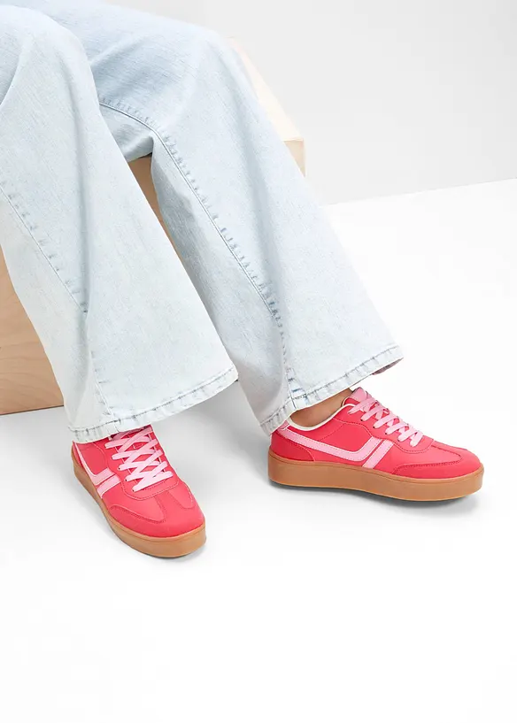 Plateau-Sneaker im Retrolook, bonprix