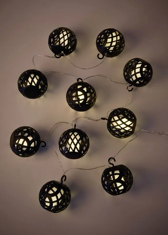 LED-Lichterkette mit Mesh-Kugeln, bonprix