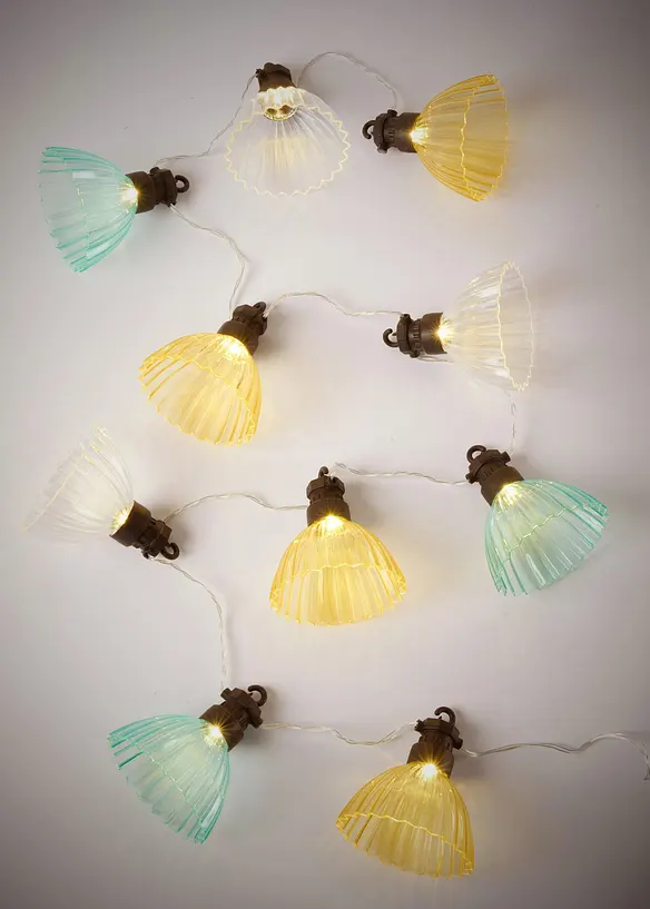 LED-Lichterkette mit Mesh-Kugeln, bonprix