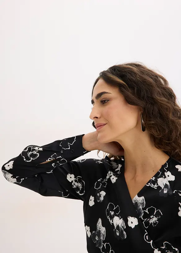 Kleid aus flie&szlig;endem Satin, bonprix