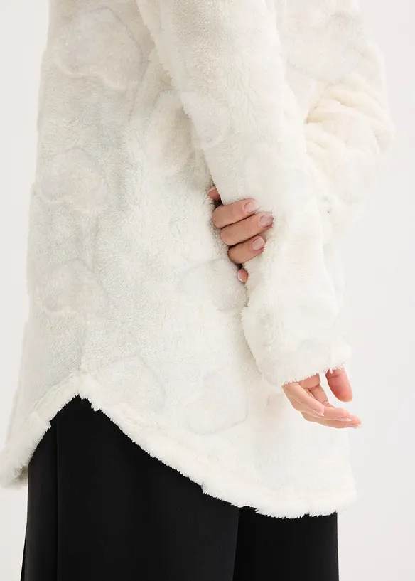 Pull long oversize &agrave; motif c&oelig;urs, bonprix