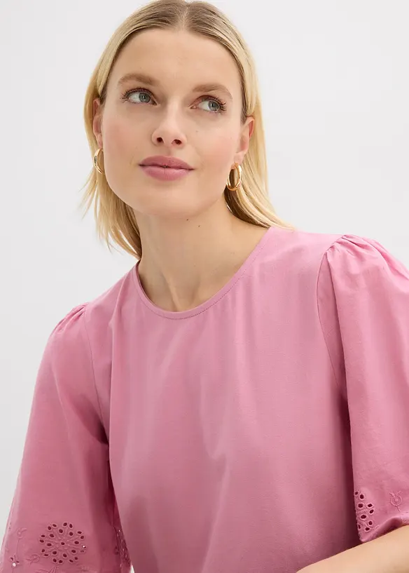 Shirt mit Lochstickerei, bonprix