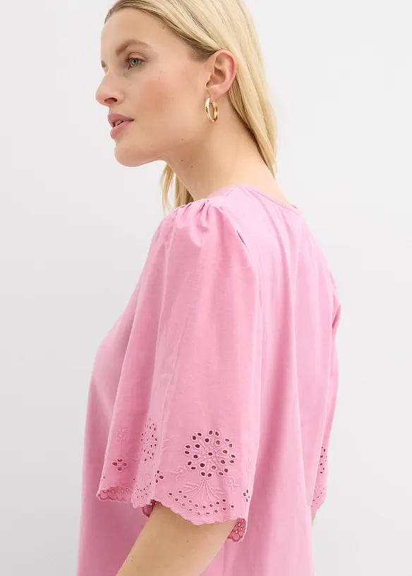 Shirt mit Lochstickerei, bonprix