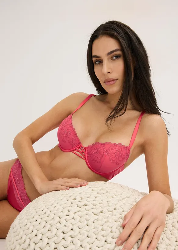Soutien-gorge &agrave; coques avec broderie florale m&eacute;tallis&eacute;e, bonprix