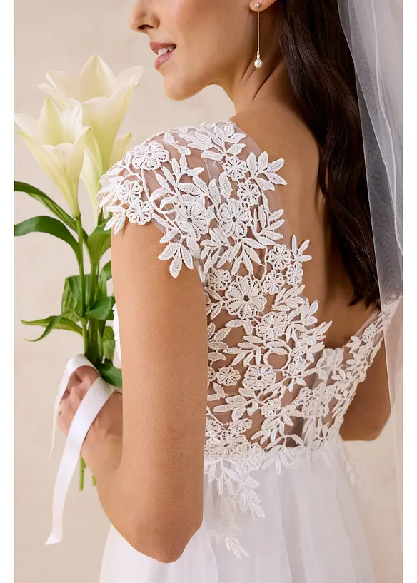 Robe de mari&eacute;e en tulle d&eacute;licat et dentelle, bonprix