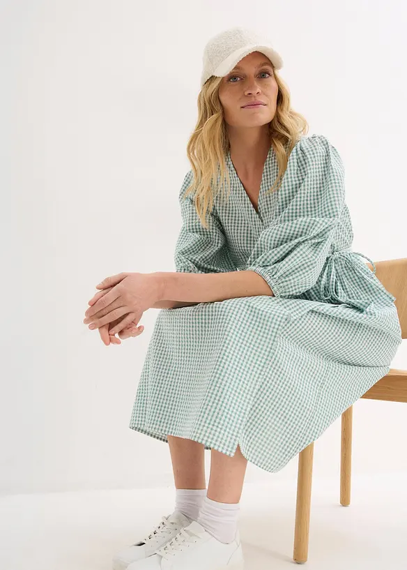 Robe portefeuille en mati&egrave;re textur&eacute;e, bonprix