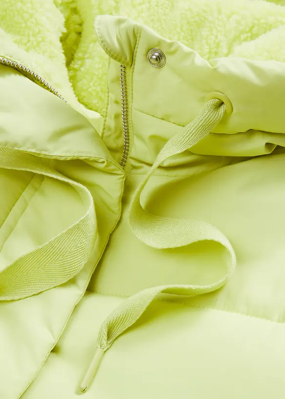 Doudoune avec capuche doubl&eacute;e sherpa, bonprix