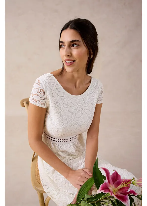 Robe en dentelle avec empi&egrave;cement crochet &agrave; la taille, bonprix