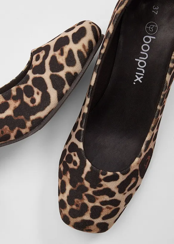 Pumps im Animallook, bonprix