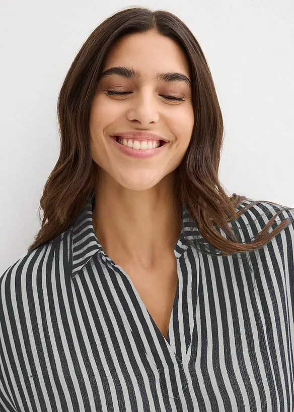 Blouse manches courtes en viscose fluide, bonprix