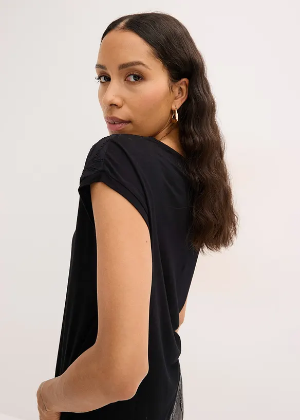 T-shirt en dentelle, en viscose douce, bonprix