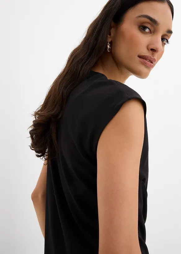 Shirt mit asymmetrischem Saum aus Viskose-Mix, bonprix