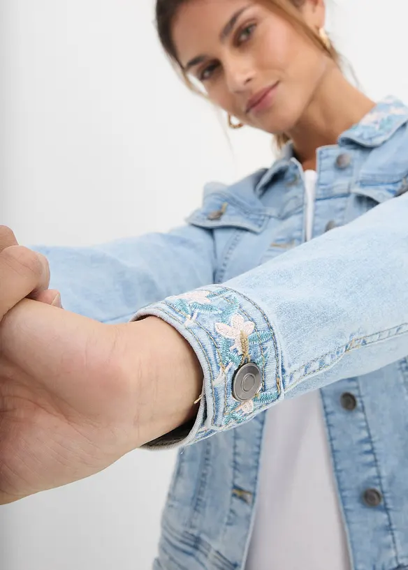 Jeansjacke mit Stickerei, bonprix