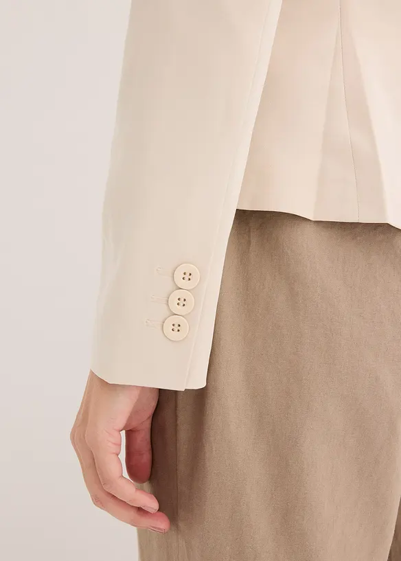 Kurzblazer mit Pattentaschen, bonprix