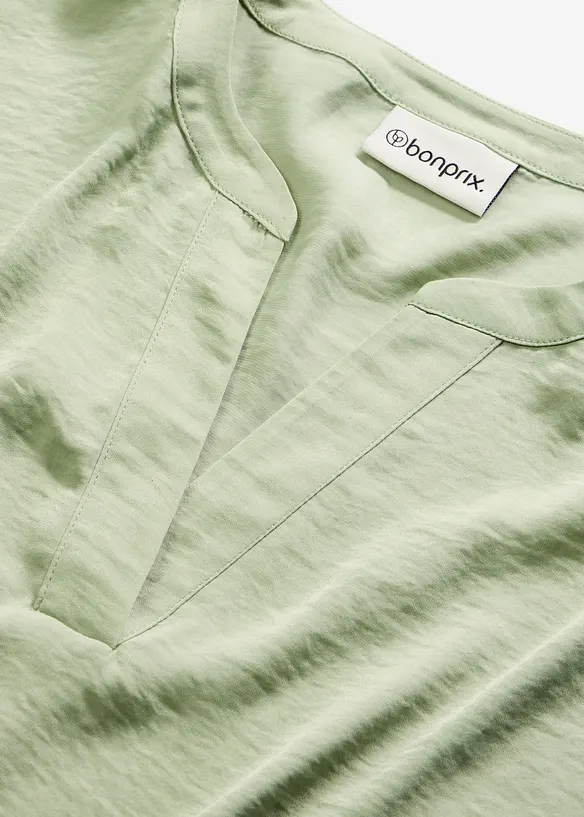 Blouse manches courtes ample en satin avec &eacute;paules descendues, bonprix