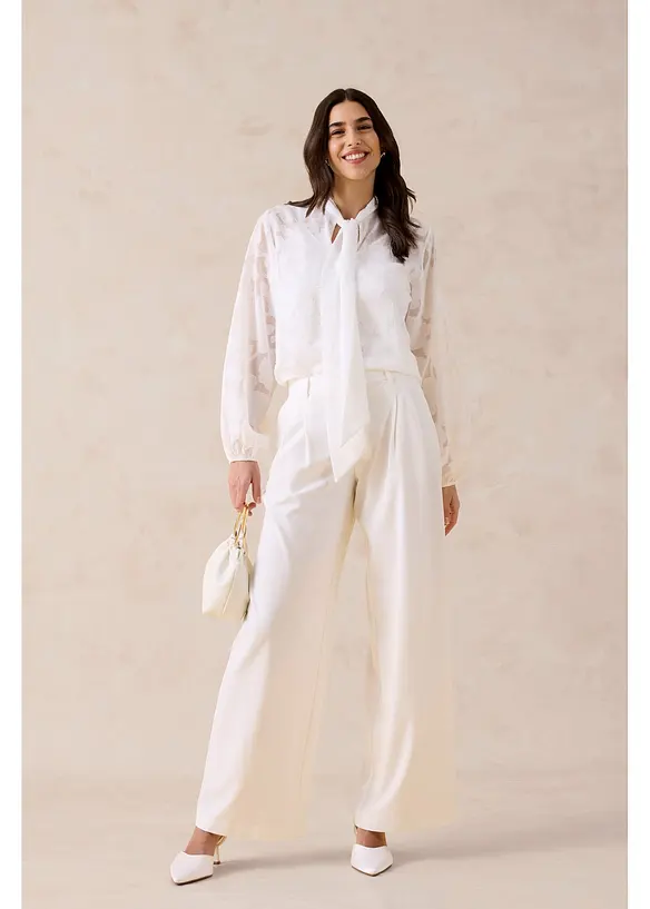 Blouse ample &agrave; broderies, bonprix