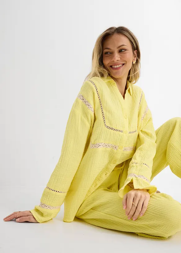 Blouse en gaze de coton avec empi&egrave;cements de dentelle, bonprix