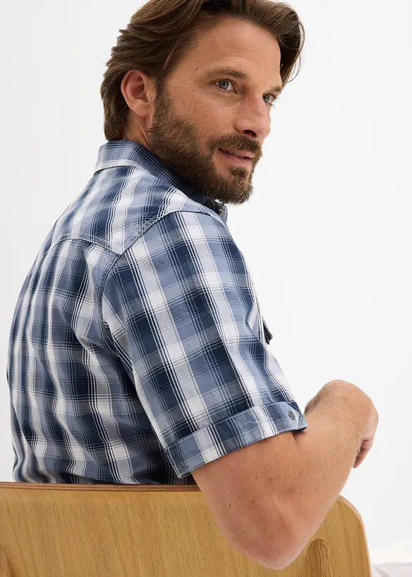 Kurzarmhemd mit aufgesetzten Taschen, bonprix