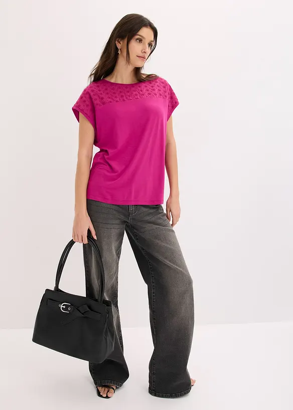 Shirt mit Spitzeneinsatz aus softem Viskose-Mix, bonprix