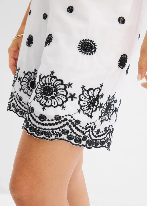 Twillshorts mit Lochspitze, bonprix