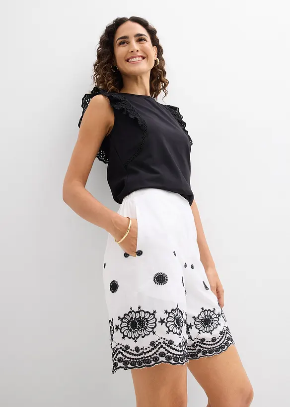 Twillshorts mit Lochspitze, bonprix