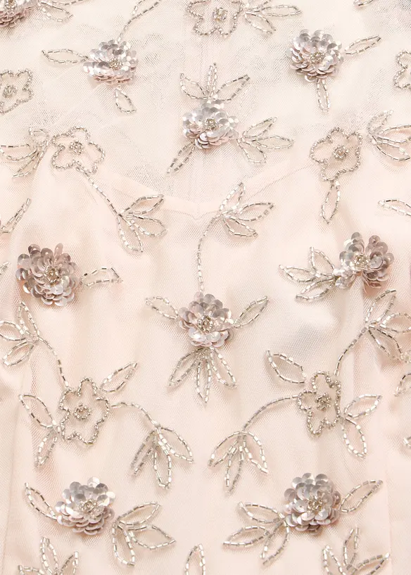 Robe de soir&eacute;e en tulle d&eacute;licat avec sequins brod&eacute;s, bonprix