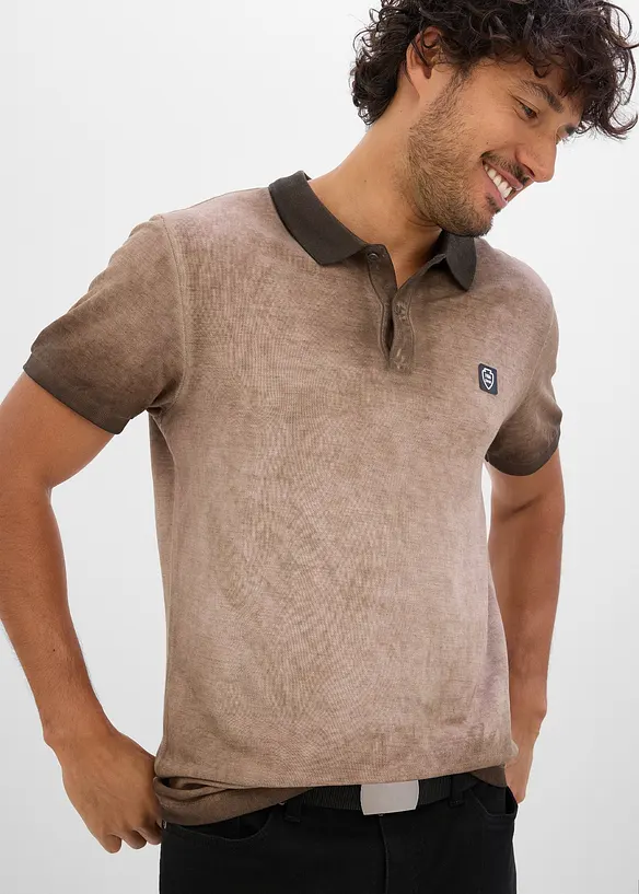 Polo piqu&eacute; aspect d&eacute;lav&eacute;, bonprix