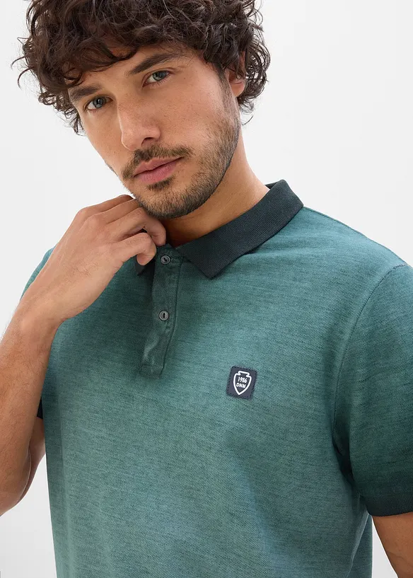 Polo piqu&eacute; aspect d&eacute;lav&eacute;, bonprix