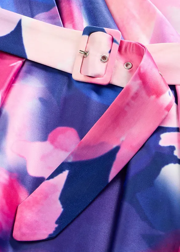 Robe asym&eacute;trique en satin brillant, bonprix