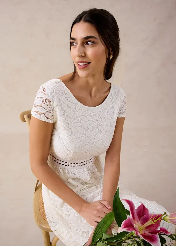 Robe en dentelle avec empi&egrave;cement crochet &agrave; la taille, bonprix
