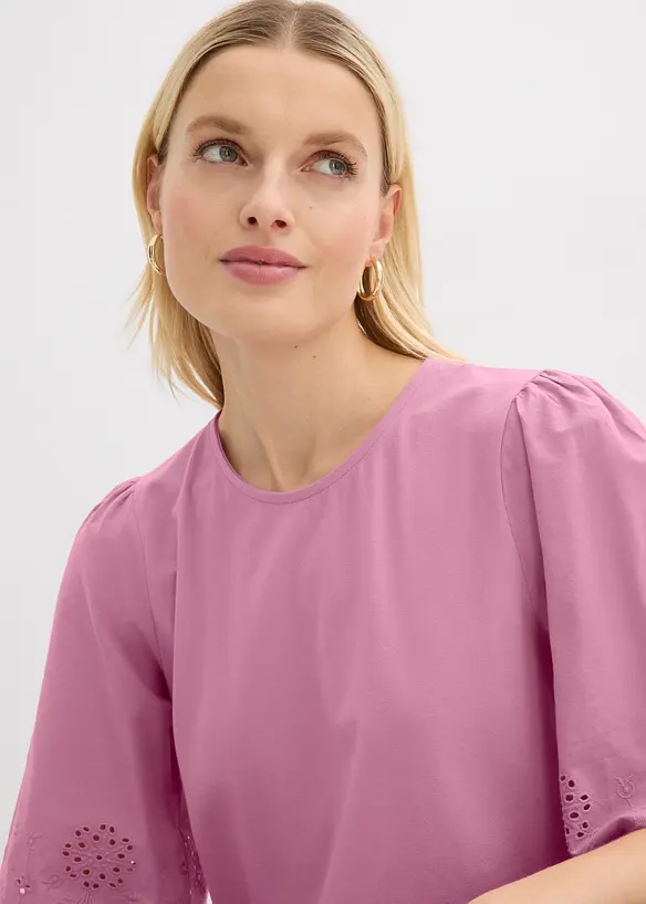 Shirt mit Lochstickerei, bonprix