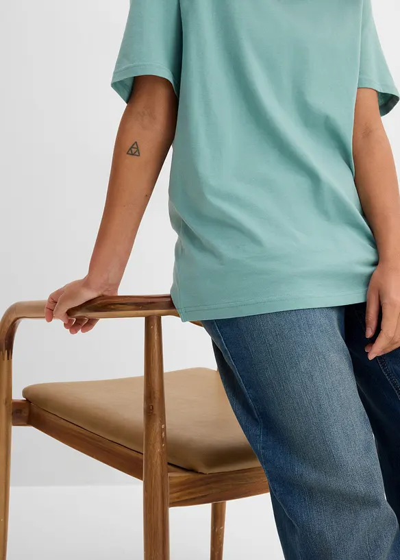 Lot de 5 T-shirts longs et amples &agrave; col V, bonprix