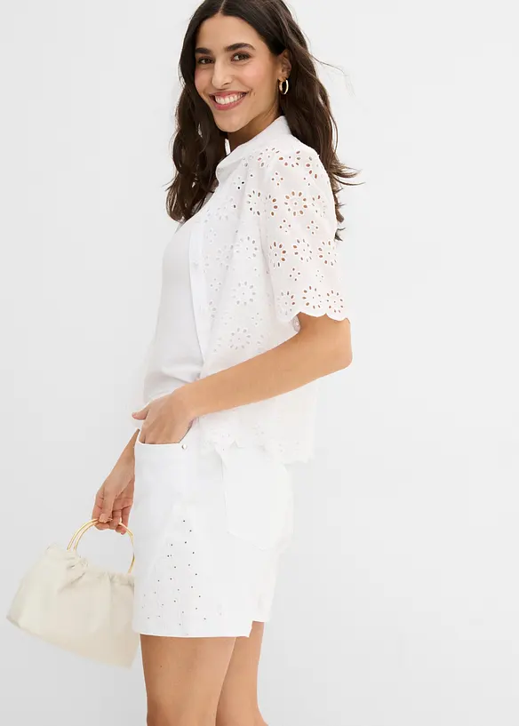 Shorts mit Lochstickerei, bonprix